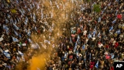 People protest against Israeli Prime Minister Benjamin Netanyahu's government and call for the release of hostages held in the Gaza Strip by the Hamas militant group in Tel Aviv, Israel, May 4, 2024.