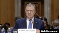 美国国务院负责东亚及太平洋事务的助理国务卿康达(Daniel Kritenbrink)2024年4月30日出席美国国会参议院外交关系委员会亚太小组委员会听证会。（参院外委会网站视频截屏）