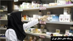 الزام پوشیدن مقنعه مشکی در داروخانه