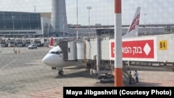 Georgian Airways-ის თვითმფრინავი ბენ გურიონის საერთაშორისო აეროპორტში. 8 ოქტომბერი, 2023წ.