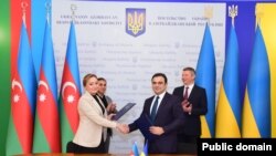 Hikmət Cavadov və Tamila Musayeva (Mənbə: Ukraynanın Azərbaycandakı səfirliyi)