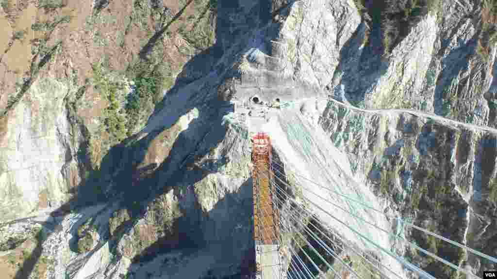 An aerial view of the tunnel and Anji Khad Bridge, one of the important bridges for the Udhampur-Srinagar-Baramulla Rail Line in Kashmir. (Bilal Hussain/VOA)