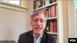 스티븐 세스타노비치 전 구소련 공화국 주재 미국 대사.