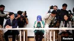 Min Hee-jin, CEO sub-label HYBE Ador, menghadiri konferensi pers di Seoul, Korea Selatan, 25 April 2024. (REUTERS/Kim Hong-Ji)