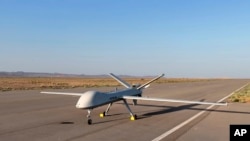 이란 국방부가 22일 공개한 '모하제르(Mohajer)-10' 무인항공기(드론) 