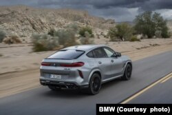 کراس‌اوور «اکس۶ ام»