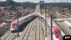 Kereta Cepat Jakarta-Bandung (KCJB) di Padalarang, Jawa Barat, 13 September 2023. (Timur MATAHARI / AFP)