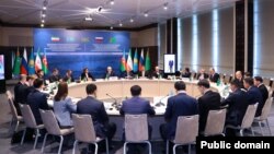 Xəzəryanı dövlətlərin prokurorlarının dəniz akvotoriyasında ekoloji hüquqpozmalarla bağlı görüşü (Mənbə: Azərbaycan Baş Prokurorluğu) 