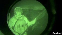 러시아 용병업체 바그너 그룹 실소유주인 예브게니 프리고진 창립자가 우크라이나 바흐무트 인근 전선에서 야간 영상 메시지를 발표하고 있다. (자료사진)