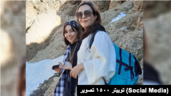  مریم عباسی نیکو (راست) و دخترش بیتا شفیعی‌راد