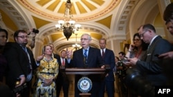 Pemimpin Minoritas Senat AS Mitch McConnell berbicara selama konferensi pers setelah makan siang kebijakan Senat Republik di US Capitol di Washington, DC, pada 31 Mei 2023.