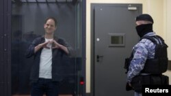 „Вол Стрит Џурнал“ ја осуди последната пресуда, според која Гершкович ќе биде задржан во притвор најмалку до 30 јуни