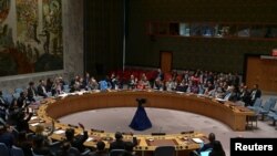 10일 미국 뉴욕 유엔 본부에서 유엔 안전보장이사회 회원국들이 가자지구에서의 이스라엘과 팔레스타인 무장단체 하마스 간의 휴전 결의안에 표결하고 있다.