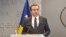 Aljbin Kurti na konferenciji za novinare u Prištinu (Foto: Budimir Ničić/VOA)