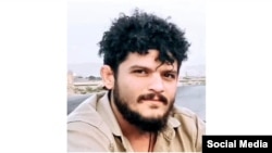 فرشاد دستمردی، زندانی سیاسی