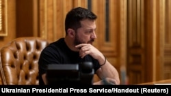 2023年10月8日，哈马斯对以色列发动最大规模袭击后，乌克兰总统泽连斯基在基辅与以色列总理本杰明·内塔尼亚胡通电话。