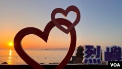 ภาพจากเกาะเล่ยหยู หรือที่รู้จักอีกชื่อหนึ่งว่า "จินเหมินเล็ก" ที่มองเห็นเมืองเซี่ยเหมินของจีนอยู่ไกล ๆ 