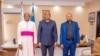 Mgr Donatien Nshole (G) ya CENCO (likita lya ba episkopo katoliko ya RDC) na mobateli mpate Eric Nsenga (D) ya ECC (Eyamba ya misioni na Ekolo Congo démocratique) na mokambi ya CENI Denis Kadima (C) na Kinshasa, 2 novembre 2022. (CENI RDC)