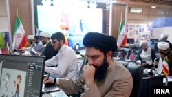 صدها طلبه در مرکزی در قم به انیمیشن‌سازی بر اساس موضوعات مذهبی مشغول هستند.