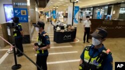 ตำรวจปิดล้อมบริเวณจุดเกิดเหตุใกล้กับรถไฟฟ้าใต้ดินในซองนัม เกาหลีใต้ 3 สิงหาคม 2023