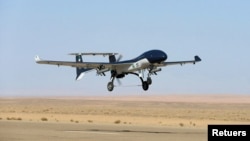 طیاره‌ بی‌سرنشین ایرانی در یک موقعیت نامعلوم در حال پرواز 