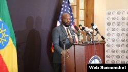 Safiirka Mareykanka ee Itoobiya Ervin J. Massinga