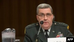 დაგლას ლუტი, აშშ-ის არმიის თადარიგის გენერალ ლეიტენანტი. ამერიკის ყოფილი ელჩი ნატოში. 2007 წ. მოსმენა კონგრესში. 