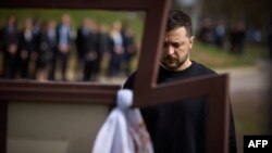 Ако договорот е само да се откажеме од нашите територии... тогаш тоа е многу примитивна идеја, рече украинскиот претседател