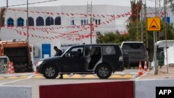 Depuis une attaque meurtrière perpétrée par un gendarme sur l'île de Djerba pendant le pèlerinage juif annuel, la Tunisie a renforcé ses mesures de sécurité.