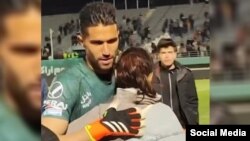 حسین حسینی، کاپیتان تیم فوتبال استقلال