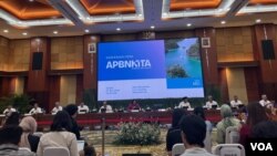 Menkeu Sri Mulyani Indrawati melaporkan kinerja APBN sampai 30 April 2024 masih mencatatkan surplus Rp75,7 trilliun (VOA/Ghita)