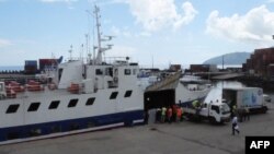 "La compagnie SGTM décide de suspendre ses rotations jusqu'à nouvel ordre, compte tenu du contexte actuel", a-t-elle annoncé sur Facebook.