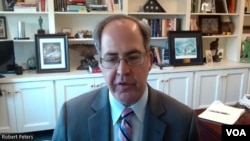 미국 헤리티지재단의 로버트 피터스 핵억제 및 미사일 방어 연구원이 25일 VOA 조상진 기자와 화상으로 인터뷰했다.