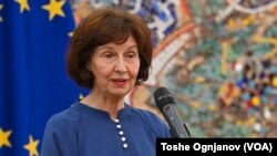 Претседателката Гордана Сиљановска - Давкова му го врачи мандатот за формирање влада на лидерот на ВМРО-ДПМНЕ, Христијан Мицкоски