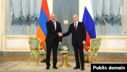 Vladimir Putin və Nikol Paşinyan (Mənbə: Rusiya Prezidentinin rəsmi internet saytı)