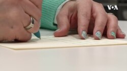 Растечки бизнис во САД: Роботи „рачно“ пишуваат писма за луѓето