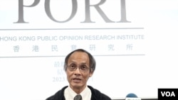 香港民意研究所行政总裁钟庭耀表示，截止9月底只有一位人士与民研洽购有关身份认同的付费调查资料 (美国之音/汤惠芸)