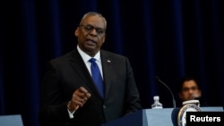 로이드 오스틴 미 국방장관이 지난 11일 워싱턴 D.C. 시내 국무부 청사에서 필리핀과 국방∙외교장관 회담 직후 회견하고 있다. (자료사진)