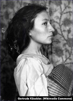 Writer, editor, translator, musician, educator, and political activist Zitkála-Šá, c. 1900.