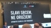 Ministarstvo unutrašnjih poslova Kosova pokrenulo je i ove godine kampanju „Slavi srcem, ne oružjem” u Prištini (Foto: VOA) 