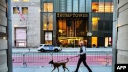 Selon les enquêteurs américains, l’achat de ce complexe, qui comprend deux chambres et s'étend sur environ 164 m² avec vue sur le célèbre Central Park, aurait été rendu possible grâce à un vaste réseau de blanchiment de fonds publics... (Photo by Charly TRIBALLEAU / AFP)