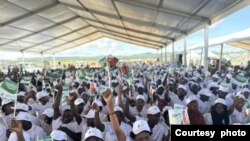 Vijana wakiwa katika ufunguzi wa mashamba makubwa ya pamoja (Block Farms) Chinangali, Dodoma. Picha kwa hisani ya Ikulu, Dar es Salaam.