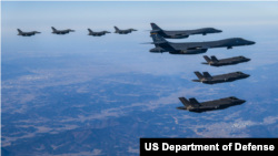 미국과 한국이 19일 한반도 상공에서 미국의 전략자산을 동원한 연합공중훈련을 실시했다.(주한미군사령부 '트위터')