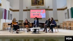 在伦敦滑铁卢圣约翰教堂(St John’s Church Waterloo)举行的纪念六四35周年的开幕式上，幸存者们讲述35年前的经历。（2024年5月29日，美国之音李伯安）