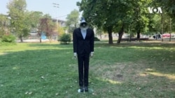 Кукла робот ги предупредува граѓаните за лажни вести