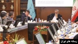 یکی از جلسات شورای‌عالی کار