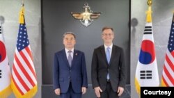 이종섭 한국 국방부 장관이 14일 서울 국방부 청사에서 콜린 칼 미국 국방부 정책차관을 접견했다. 사진 = 한국 국방부.