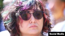 باران کوثری بازیگر سینمای ایران در مراسم خاکسپاری حسام محمودی