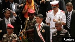 Rais wa Madagascar Andry Rajoelina alipotangazwa kuwa rais Machi 21, 2009. Picha na REUTERS/Siphiwe Sibeko. 