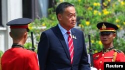 แฟ้ม - นายกรัฐมนตรีไทย เศรษฐา ทวีสิน ต้อนรับสุลต่านบรูไน ที่ทำเนียบรัฐบาล ที่กรุงเทพฯ ประเทศไทย เมื่อ 29 เม.ย. 2024 (REUTERS/Athit Perawongmetha)